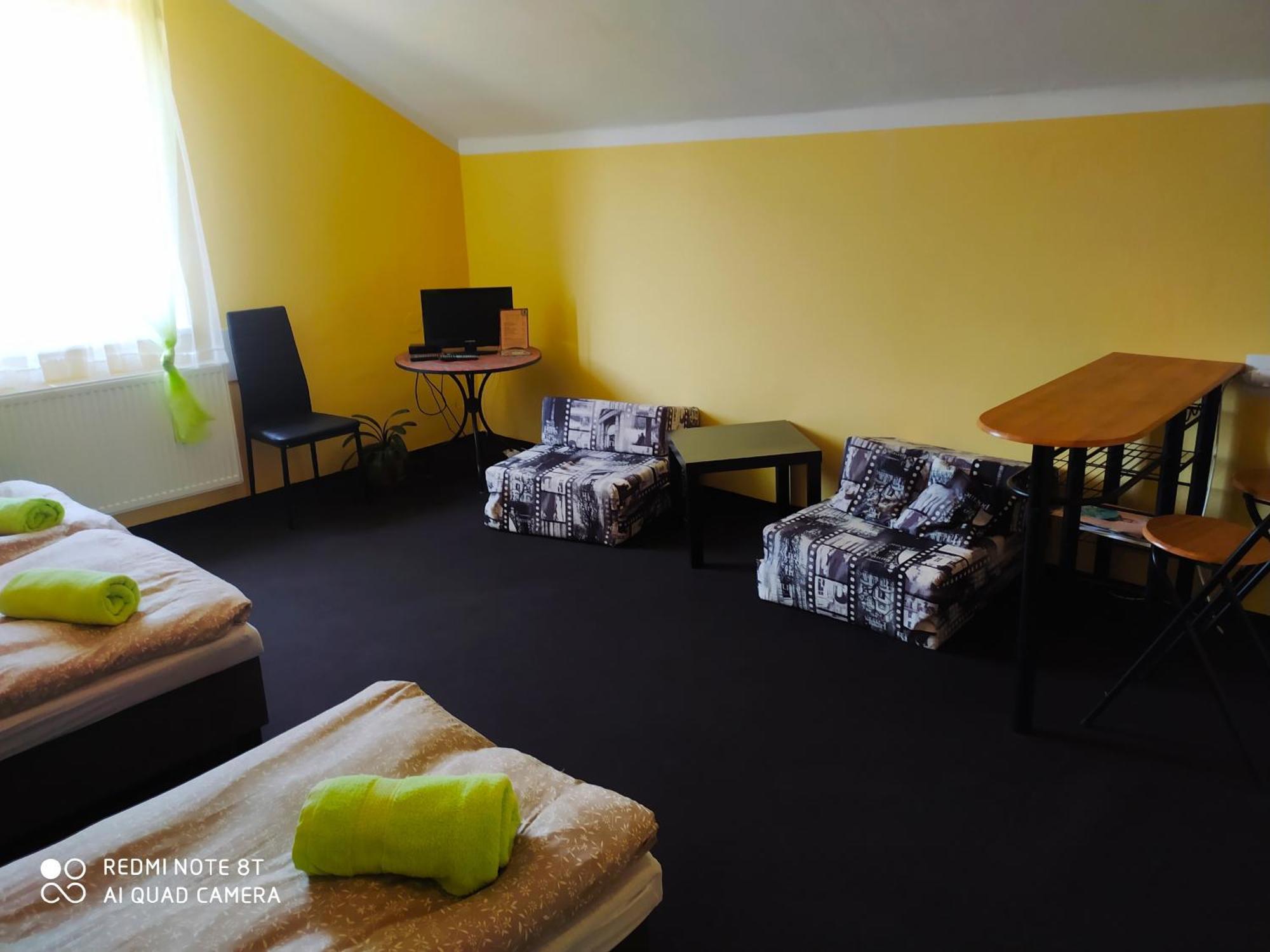 Wellness Penzion Triola Korenov Luaran gambar