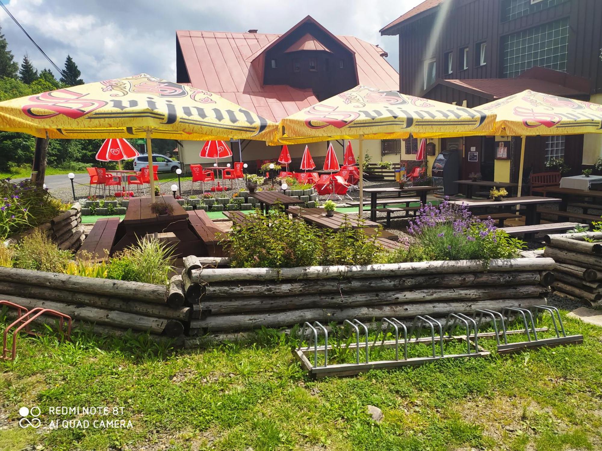Wellness Penzion Triola Korenov Luaran gambar