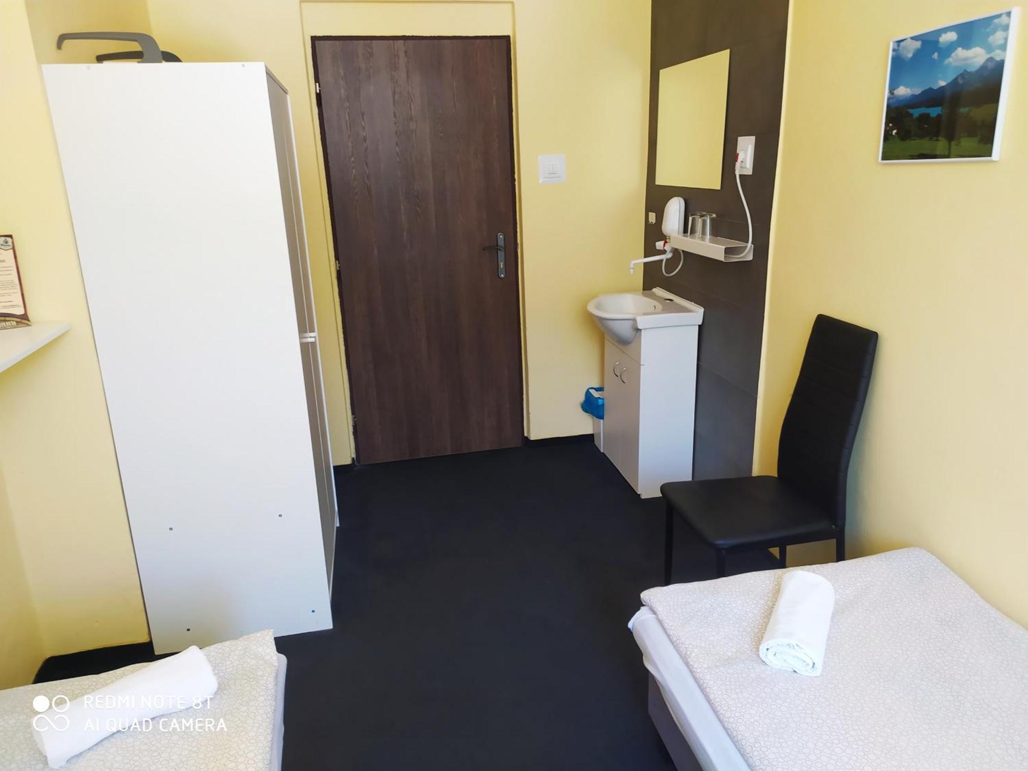 Wellness Penzion Triola Korenov Luaran gambar