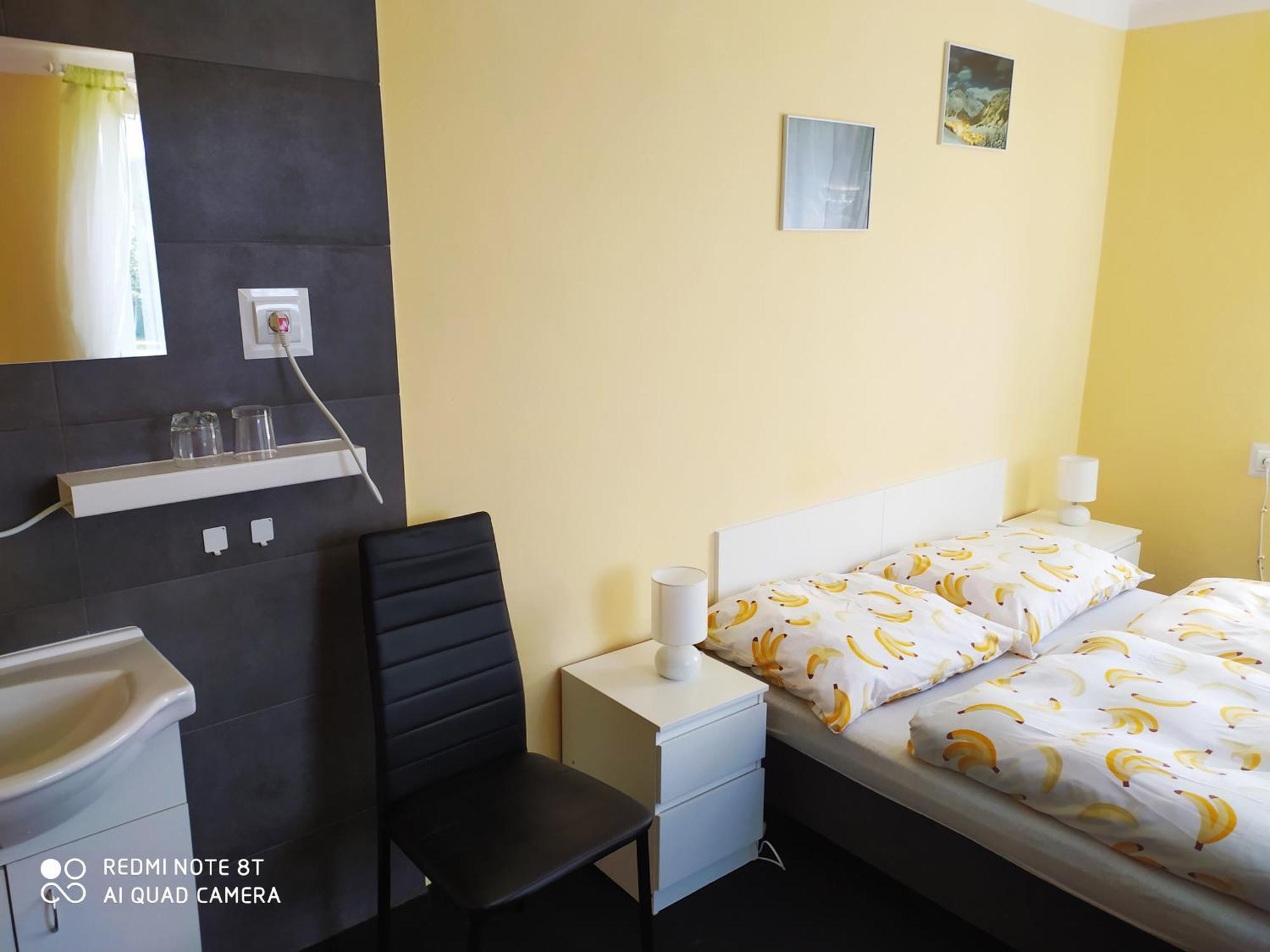 Wellness Penzion Triola Korenov Luaran gambar